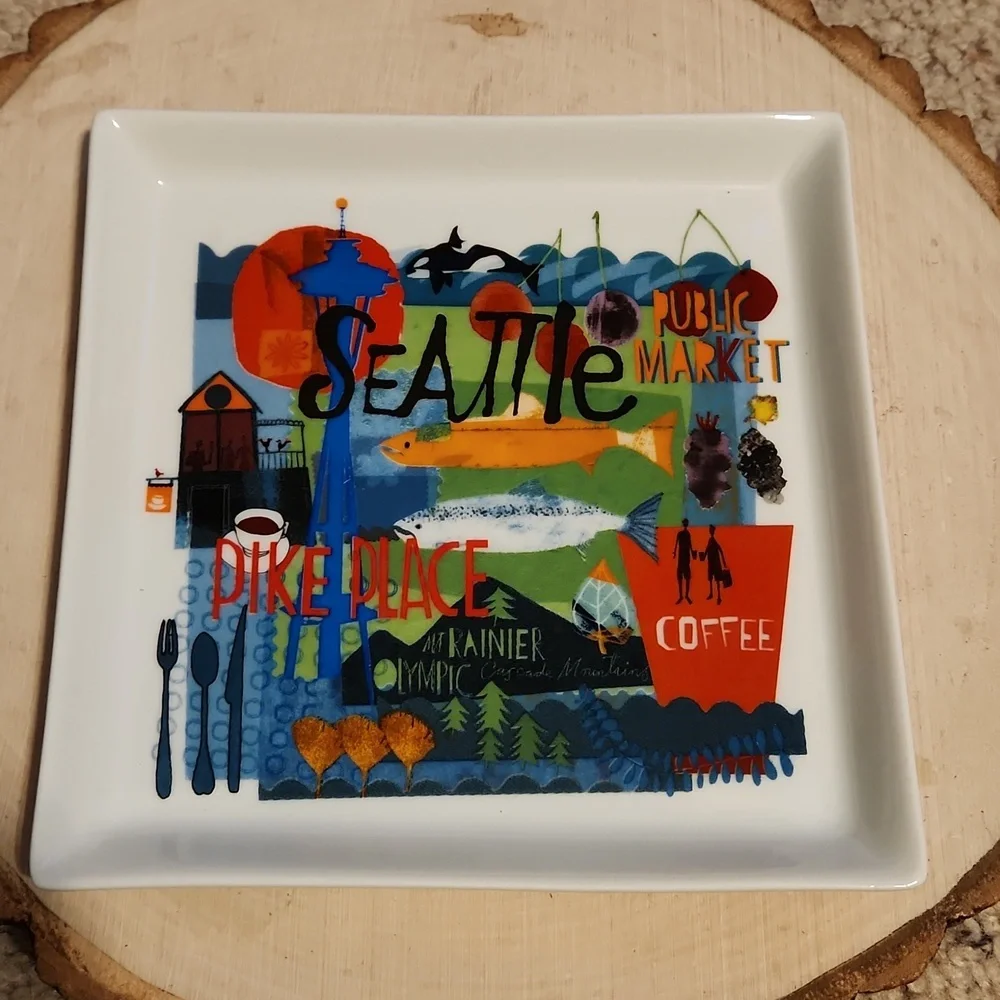 Set of 2 Crate&Barrel Square Plates Seattle San Francisco